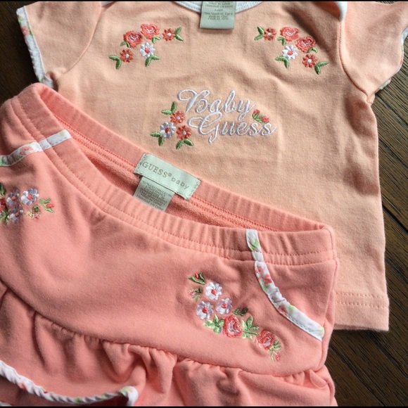 GUESS Baby Embroidered Ruffle Skort & Tee Set - Picture 3 of 5
